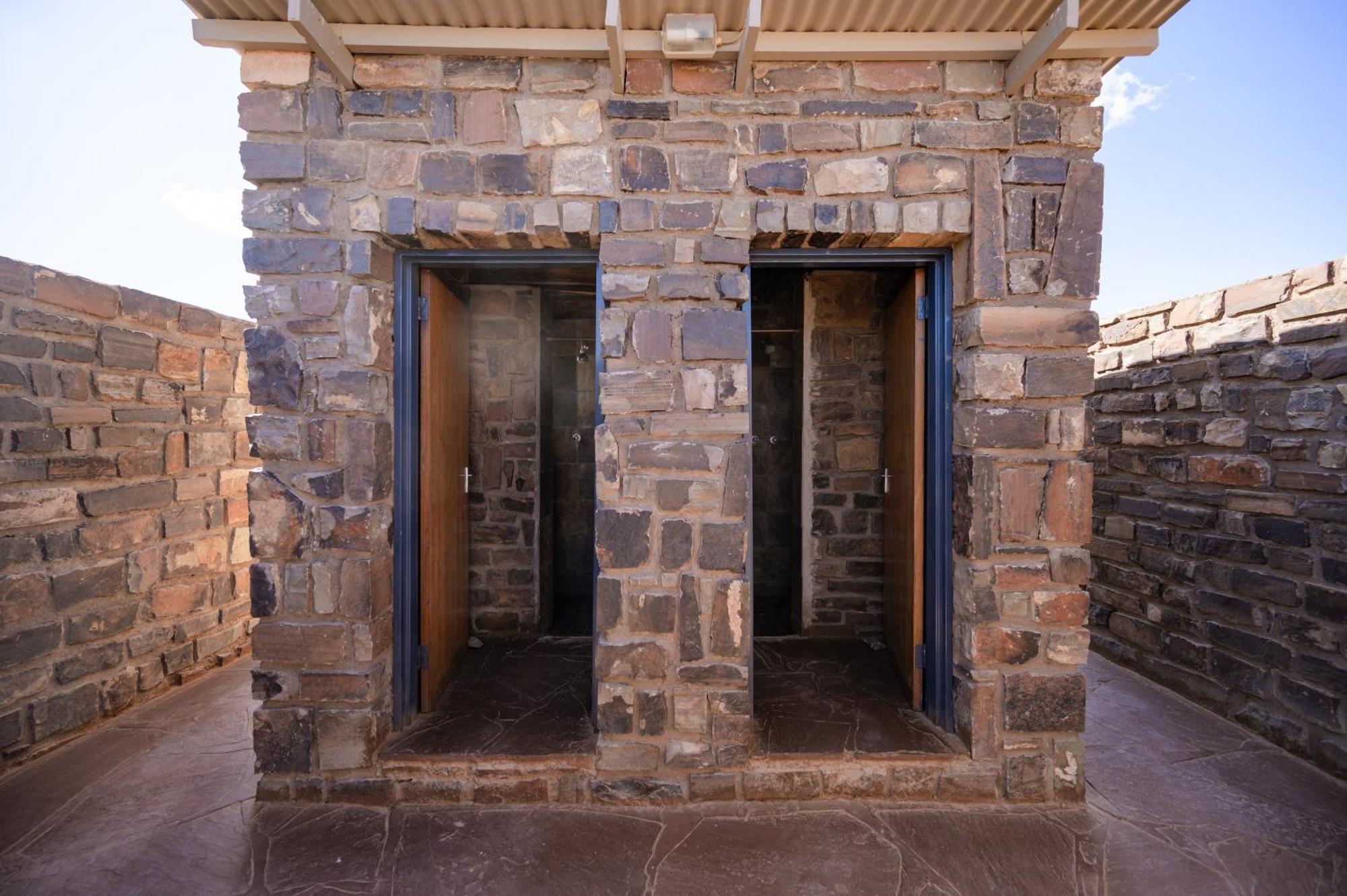 Canyon Roadhouse Campsite Fish River Canyon Quarto foto